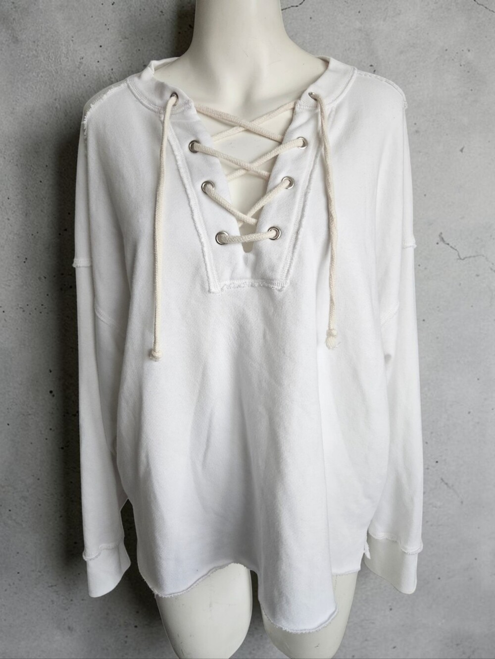 Aerie White Lace Up Oversized Sweatshirt Sz M Beach Comfort Coastal Resort Cozy‎